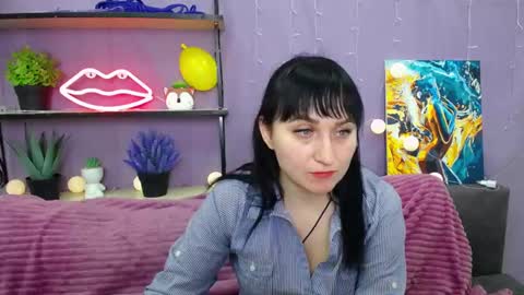 ninaflawlees online show from January 22, 2025, 7:03 pm