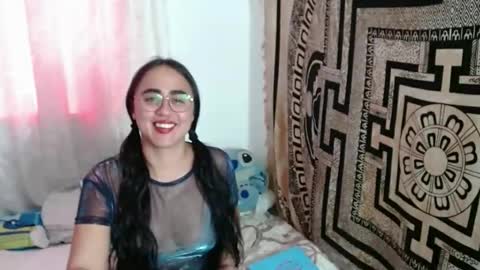 N I N A online show from October 21, 2025, 4:19 pm