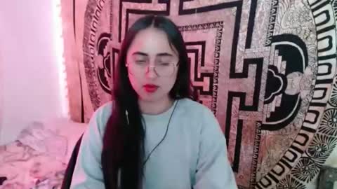 N I N A online show from November 22, 2025, 4:06 pm