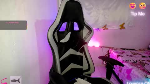 ninatinydoll1 online show from October 12, 2025, 9:41 am