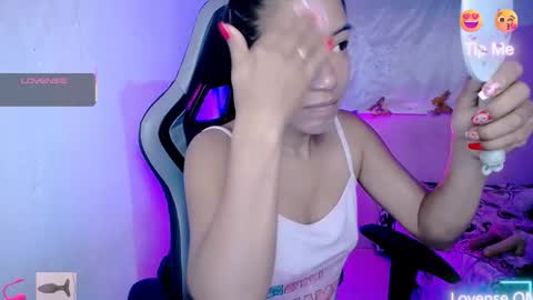 ninatinydoll1 online show from October 21, 2025, 10:27 am