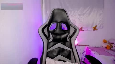 ninatinydoll1 online show from November 13, 2025, 10:03 am