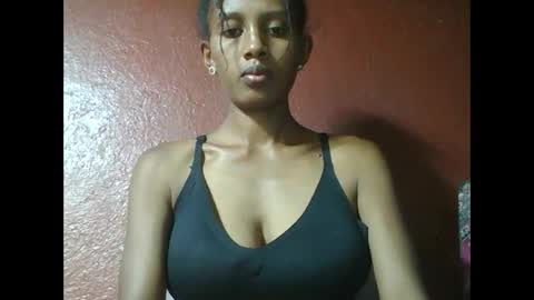 ninie246746 online show from February 11, 2025, 8:48 am