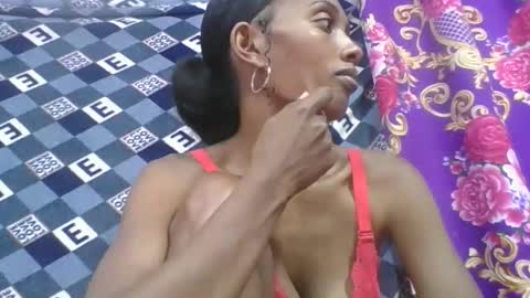 ninie246746 online show from March 7, 2026, 9:06 am