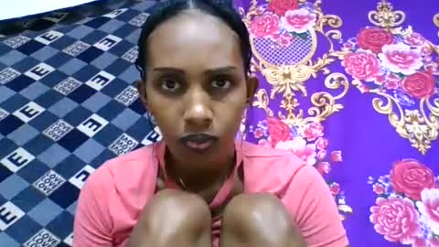 ninie246746 online show from July 7, 2026, 7:09 am