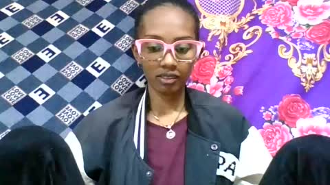 ninie246746 online show from July 15, 2026, 5:56 am