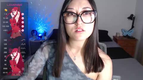 Snapshot of ninimoon chatting on October 6, 2025, 5:05 am Ninimoon online show from October 6, 2025, 5:05 am
