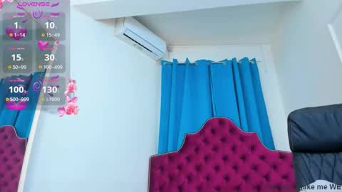 nina dee online show from December 22, 2025, 4:42 am