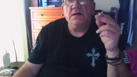 Snapshot of nionios67 chatting on October 27, 2025, 4:55 pm Dennis online show from October 27, 2025, 4:55 pm