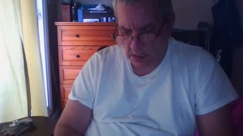Snapshot of nionios67 chatting on November 11, 2025, 8:09 pm Dennis online show from November 11, 2025, 8:09 pm
