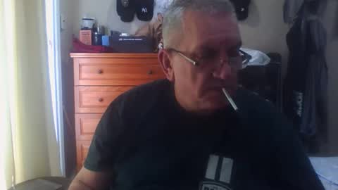 Snapshot of nionios67 chatting on November 27, 2025, 3:47 pm Dennis online show from November 27, 2025, 3:47 pm