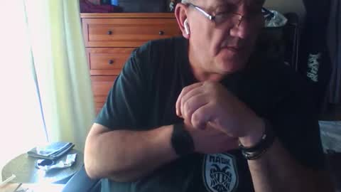 Snapshot of nionios67 chatting on December 1, 2025, 4:01 pm Dennis online show from December 1, 2025, 4:01 pm