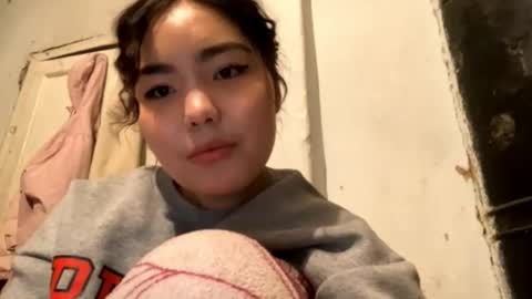 Molly online show from December 15, 2025, 10:41 am