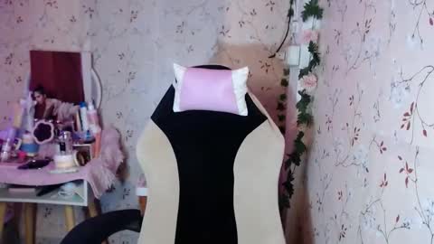 Snapshot of nitchiefucker chatting on October 14, 2025, 5:03 pm Nadz online show from October 14, 2025, 5:03 pm