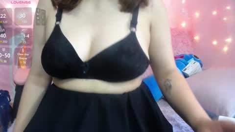 Snapshot of niuk_mei chatting on December 17, 2024, 5:15 pm Niuk online show from December 17, 2024, 5:15 pm