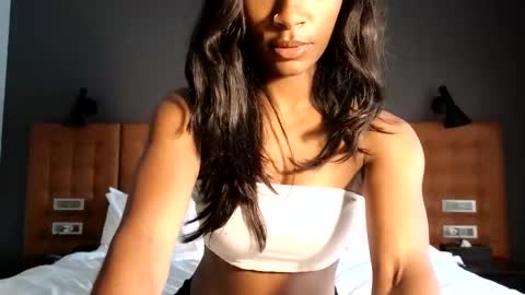 Snapshot of niviawolfe chatting on February 15, 2026, 9:55 pm NIVIA WOLFE online show from February 15, 2026, 9:55 pm