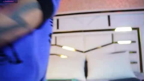 Snapshot of nix_wolf chatting on February 1, 2026, 3:05 am Nixx online show from February 1, 2026, 3:05 am