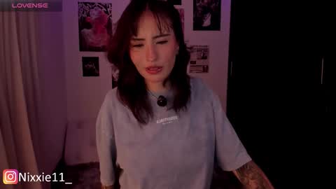 Snapshot of nixxie_ chatting on December 18, 2025, 1:11 am Nixxie online show from December 18, 2025, 1:11 am