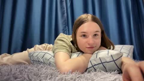 Tears Lora online show from November 5, 2025, 3:39 am