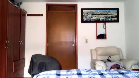 noa_bonucci online show from March 5, 2025, 4:02 pm