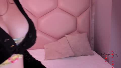   ambarsulliva  online show from February 12, 2025, 5:58 pm