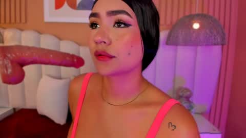 Snapshot of noa_moon chatting on April 18, 2026, 2:48 am Noa online show from April 18, 2026, 2:48 am