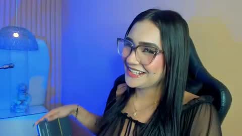 Snapshot of noa_moon chatting on July 9, 2026, 2:48 am Noa online show from July 9, 2026, 2:48 am