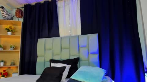 Snapshot of noah25_ chatting on October 18, 2025, 3:20 am Noah online show from October 18, 2025, 3:20 am