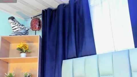 Snapshot of noah25_ chatting on October 27, 2025, 3:21 am Noah online show from October 27, 2025, 3:21 am