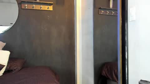 Snapshot of noah25_ chatting on November 14, 2025, 3:27 am Noah online show from November 14, 2025, 3:27 am