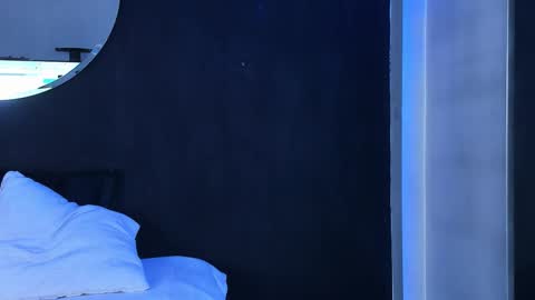 Snapshot of noah25_ chatting on November 19, 2025, 3:28 am Noah online show from November 19, 2025, 3:28 am