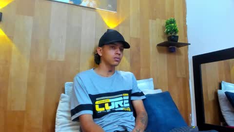 Snapshot of noah_blake0 chatting on September 19, 2025, 2:35 am Noah Blake online show from September 19, 2025, 2:35 am