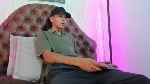 Snapshot of noah_blake0 chatting on October 2, 2025, 2:18 am Noah Blake online show from October 2, 2025, 2:18 am