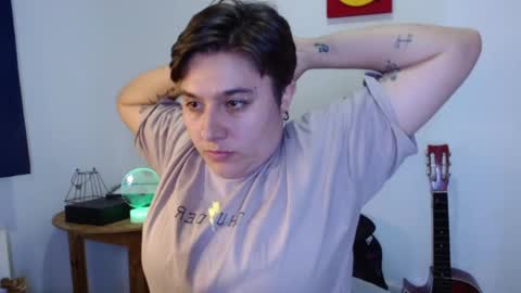 Snapshot of noah_blue7 chatting on January 10, 2025, 12:06 am Noah online show from January 10, 2025, 12:06 am