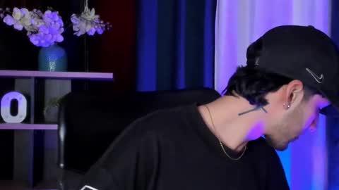 Noah Brigth online show from October 23, 2025, 9:46 pm