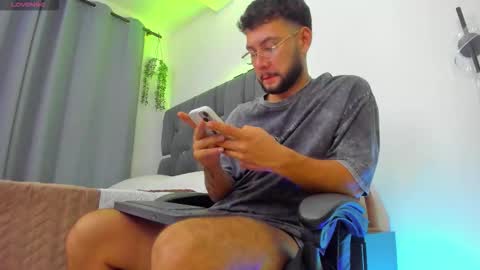 Snapshot of noah_corvelle chatting on February 3, 2026, 6:22 am NOAH online show from February 3, 2026, 6:22 am