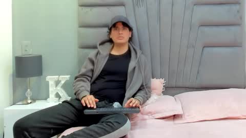 Noah Ferrary online show from November 4, 2025, 9:25 pm