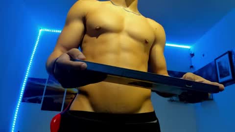 noah_flynn1 online show from October 17, 2025, 8:39 am