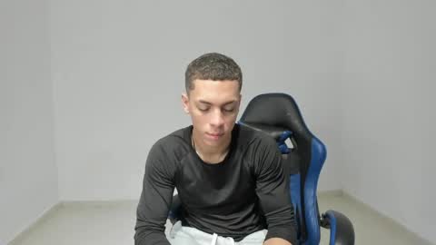 noah_flynn1 online show from March 31, 2026, 12:16 pm