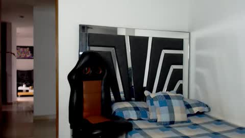 Snapshot of noah_harris01 chatting on January 11, 2026, 2:00 pm Noah Harris01 online show from January 11, 2026, 2:00 pm