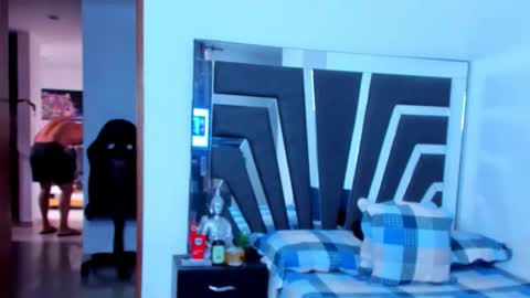 Snapshot of noah_harris01 chatting on February 4, 2026, 12:00 pm Noah Harris01 online show from February 4, 2026, 12:00 pm