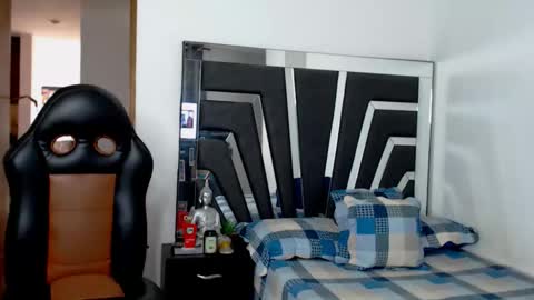 Snapshot of noah_harris01 chatting on February 19, 2026, 1:07 pm Noah Harris01 online show from February 19, 2026, 1:07 pm