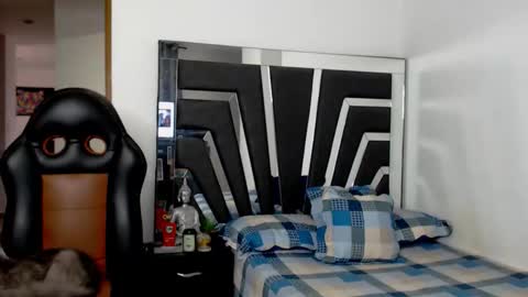 Snapshot of noah_harris01 chatting on February 24, 2026, 12:03 pm Noah Harris01 online show from February 24, 2026, 12:03 pm