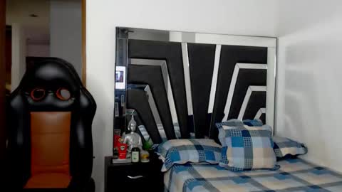 Snapshot of noah_harris01 chatting on February 25, 2026, 11:53 am Noah Harris01 online show from February 25, 2026, 11:53 am