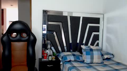 Snapshot of noah_harris01 chatting on March 2, 2026, 2:13 pm Noah Harris01 online show from March 2, 2026, 2:13 pm