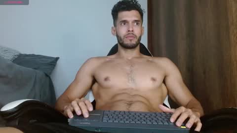 Snapshot of noah_jhonsonn chatting on December 7, 2024, 2:57 pm Noah online show from December 7, 2024, 2:57 pm