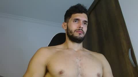 Snapshot of noah_jhonsonn chatting on January 14, 2025, 3:57 pm Noah online show from January 14, 2025, 3:57 pm