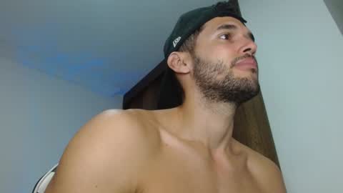 Snapshot of noah_jhonsonn chatting on January 22, 2025, 11:01 am Noah online show from January 22, 2025, 11:01 am