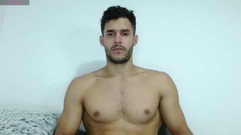 Snapshot of noah_jhonsonn chatting on February 12, 2025, 10:35 am Noah online show from February 12, 2025, 10:35 am