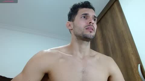 Snapshot of noah_jhonsonn chatting on March 7, 2025, 3:39 pm Noah online show from March 7, 2025, 3:39 pm